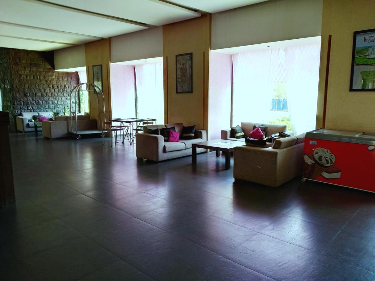 Hotel Celebration Lavasa Zewnętrze zdjęcie