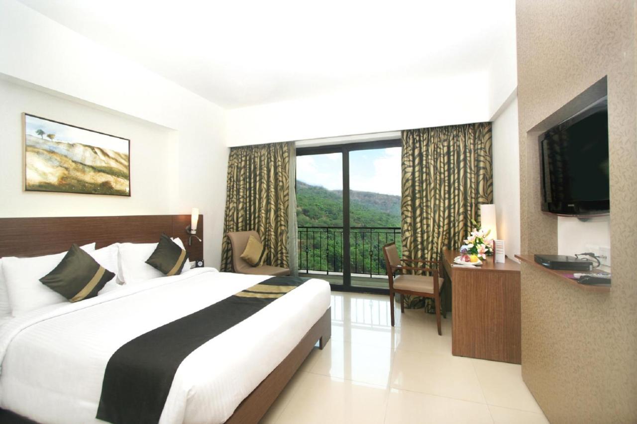 Hotel Celebration Lavasa Zewnętrze zdjęcie