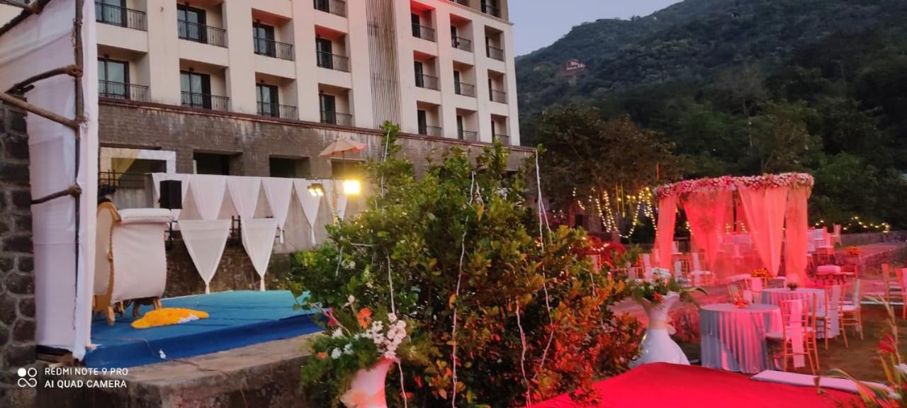 Hotel Celebration Lavasa Zewnętrze zdjęcie